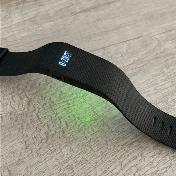 FitBit Charge HR - Picture 2 of 3